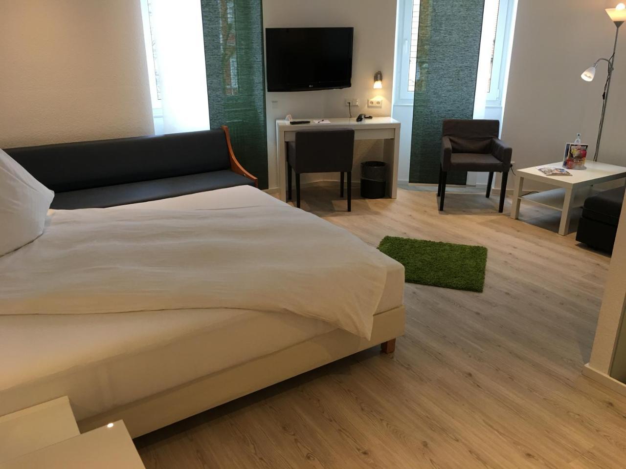 Hotel Barbarossa Karlsruhe Kültér fotó